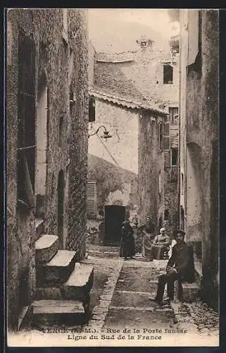 AK Grasse, Rue de la Porte fausse avec habitants dans une rue étroite