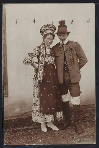 Foto-AK Paar in Tracht aus Niederösterreich