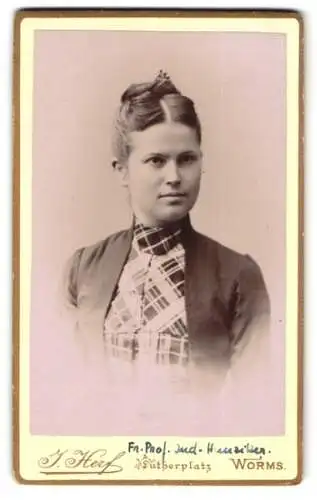 Fotografie J. Herf, Worms, Portrait Frau Prof. Jud. Hunziker