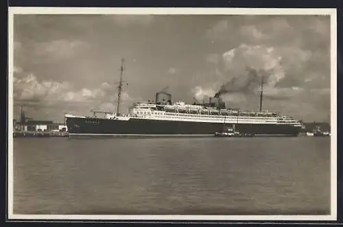 AK Turbinen-Schnelldampfer Bremen im Hafen