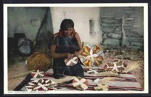 AK A Hopi Moki Basket weaver, Indianische Korbflechterin