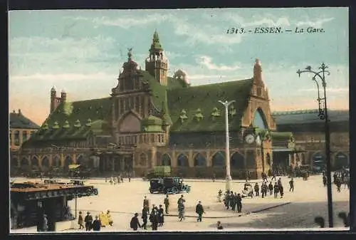 AK Essen / a. d. R., Vorplatz am Bahnhof