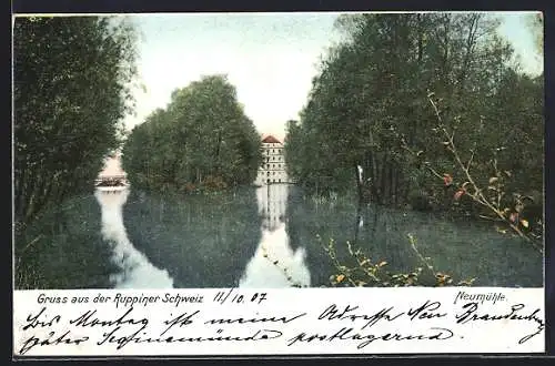 AK Neumühle / Alt-Ruppin, Flusspartie mit bewaldeten Ufern