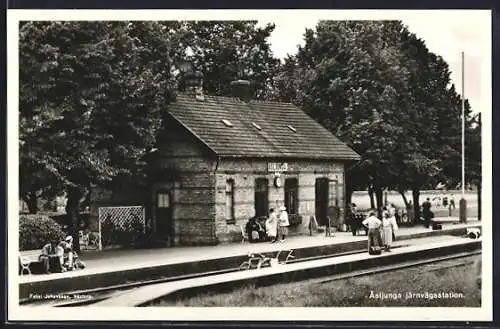 AK Asljunga, Järnvaägsstation