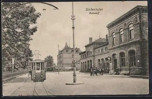 AK Diedenhofen, Bahnhof mit Bahn und Gebäude