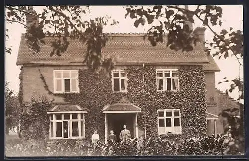AK Hingham, The Warren
