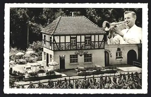 AK Walporzheim am Kaiserstuhl, Winzerhaus Jupp Kriechel mit Trompeter