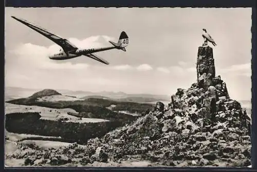AK Wasserkuppe, Die Rhön, Fliegerdenkmal und Segelflugzeug