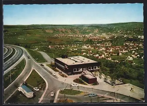 AK Würzburg, Bundesautobahn-Rasthaus aus der Vogelschau