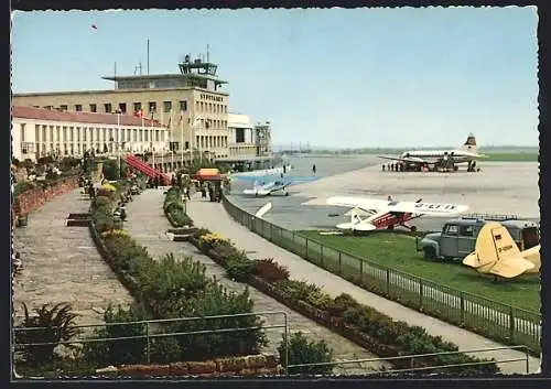 AK Stuttgart, Flughafen mit Passagierflugzeug und Segelflieger