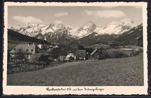 AK Vorderstoder /O. Ö., Ortsansicht mit dem Totengebirge