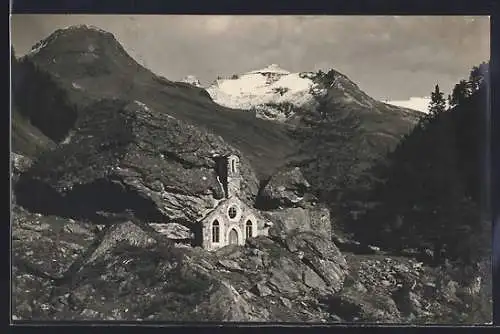 AK Innergschlöss, Steinkapelle mit Berglandschaft