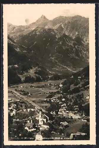 AK Schruns im Montafon, Gesamtansicht mit Bergspitze aus der Vogelschau