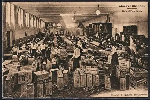 AK Moet et chandon, Salle d`Expedition, Verpacken der Weinkisten