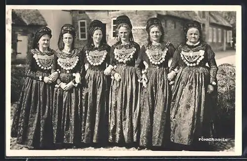 AK Föhrerinnen in Tracht