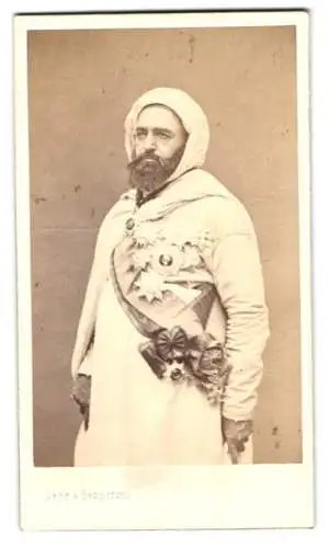 Fotografie Lege & Bergeron, Paris, Abd el-Kader, algerischer Freiheitskämpfer mit Orden