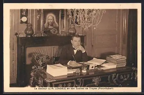 AK Troyes, Le Docteur U.-R. Lenoble en son Cabinet, Pont-Hubert