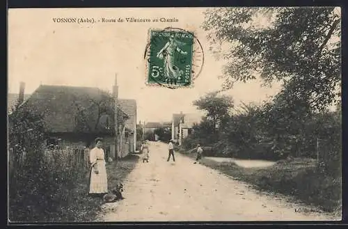 AK Vosnon, Route de Villeneuve au Chemin avec habitants et maisons rurales
