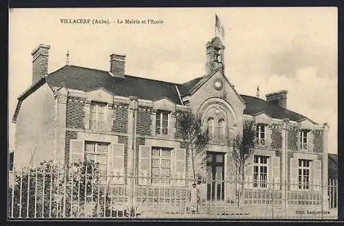 AK Villacerf, La Mairie et l`École