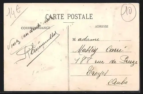AK Estissac, Route de Troyes avec commerces et passants
