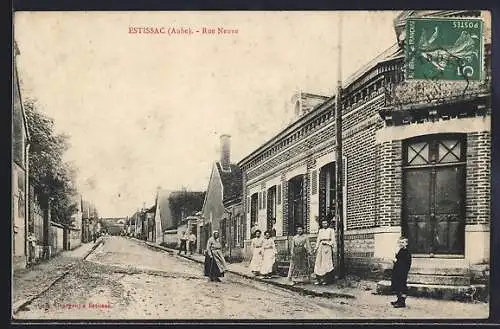 AK Estissac, Rue Neuve avec habitants devant les maisons