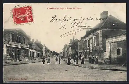 AK Estissac, Route de Troyes animée avec passants et commerces