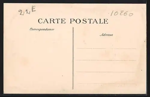 AK Lenclos, Grande-Rue avec maisons traditionnelles et passants