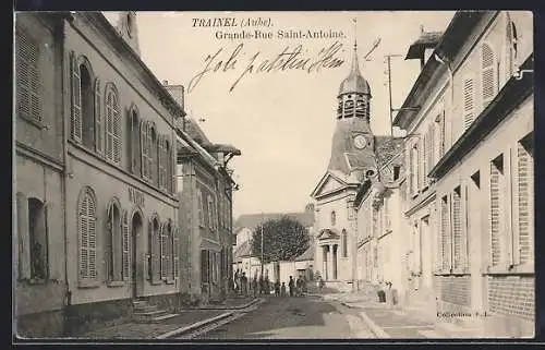 AK Trainel, Grande-Rue Saint-Antoine et l`église en arrière-plan