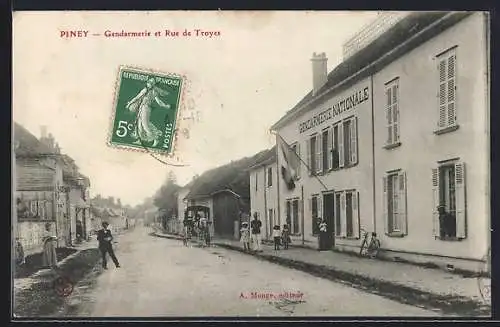 AK Piney, Gendarmerie et Rue de Troyes