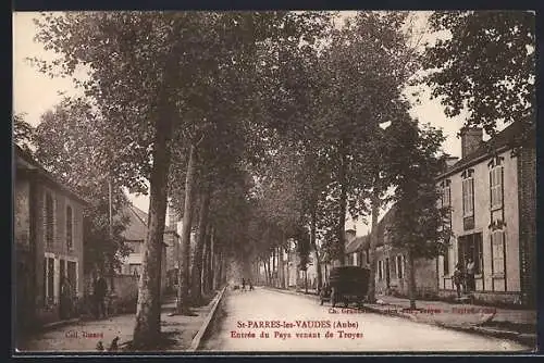 AK St-Parres-lès-Vaudes, Entrée du Pays venant de Troyes