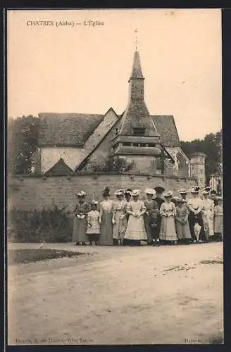 AK Châtres, L`Église avec groupe de personnes devant