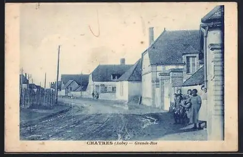AK Châtres, Grande Rue avec habitants devant les maisons