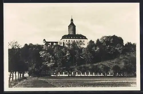AK Tonndorf / Thür., Partie am Schloss