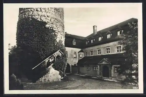 AK Tonndorf / Thür., Partie im Schlosshof