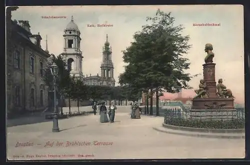 AK Dresden, Auf der Brühlschen Terrasse mit Ständehausturm, Katholischer Hofkirche und Rietscheidenkmal