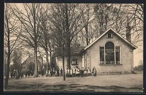 AK Winterswijk, O. L. School te Corle, Kinder vor der Schule