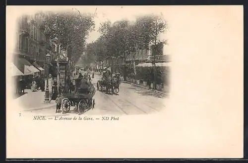 AK Nice, L`Avenue de la Gare avec calèches et passants