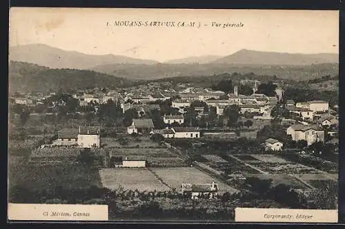 AK Mouans-Sartoux, Vue générale du village et des champs environnants