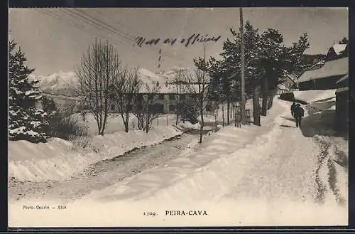 AK Peira-Cava, Route enneigée avec vue sur les montagnes en hiver