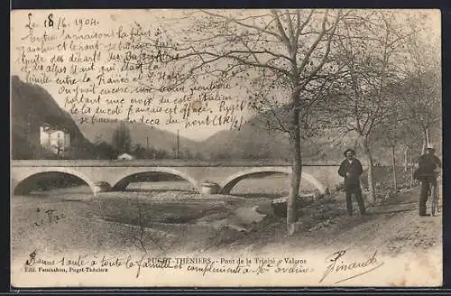 AK Puget-Théniers, Pont de la Trinité et Valgros avec deux hommes près de la rivière
