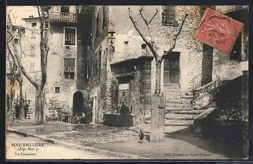 AK Roquebillière, La Fontaine et les maisons anciennes du village