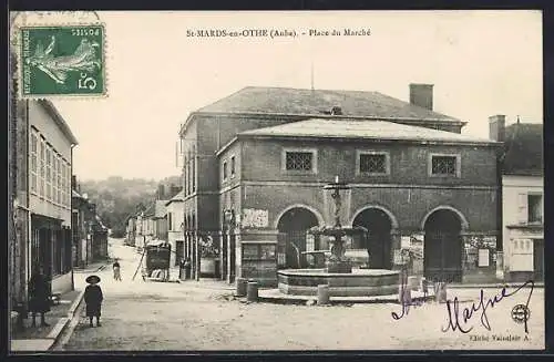 AK St-Mards-en-Othe, Place du Marché avec fontaine et bâtiments historiques