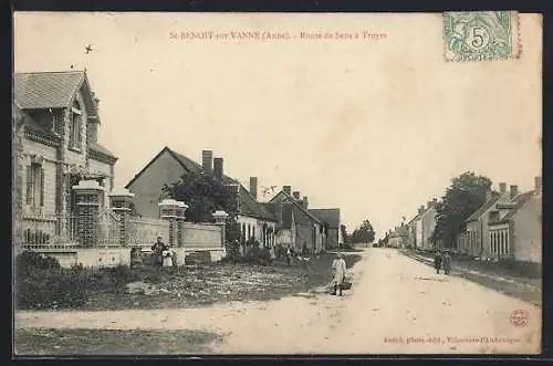 AK Saint-Benoît-sur-Vanne, Route de Sens à Troyes