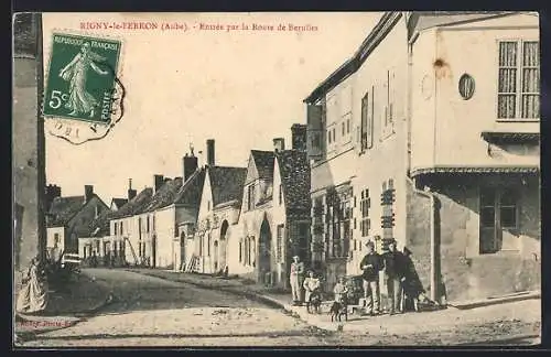AK Rigny-le-Ferron, Entrée par la Route de Beruilles