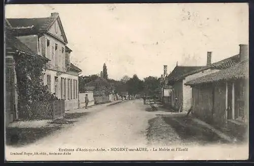 AK Nogent-sur-Aube, La Mairie et l`École