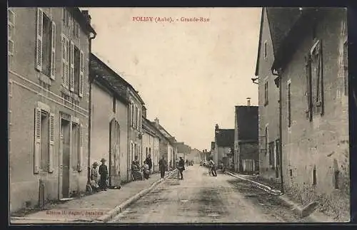AK Polisy, Grande-Rue animée avec des habitants et des maisons alignées