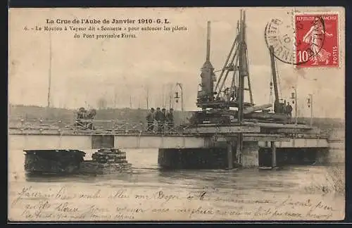 AK La Crue de l`Aube, Le Mouton à Vapeur et le Pont provisoire en 1910