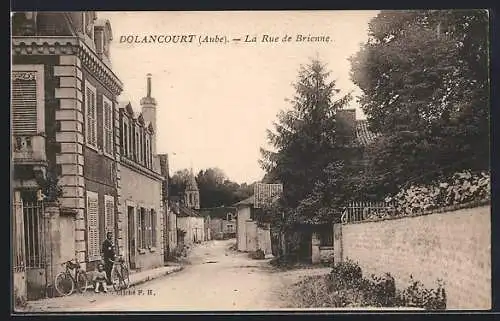 AK Dolancourt, La Rue de Brienne