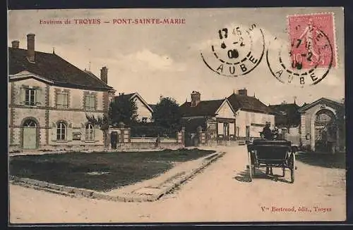 AK Pont-Sainte-Marie, Vue de la rue principale avec voiture à cheval et maisons traditionnelles