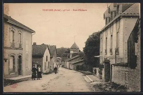 AK Trannes, rue d`Éclance avec villageois en promenade